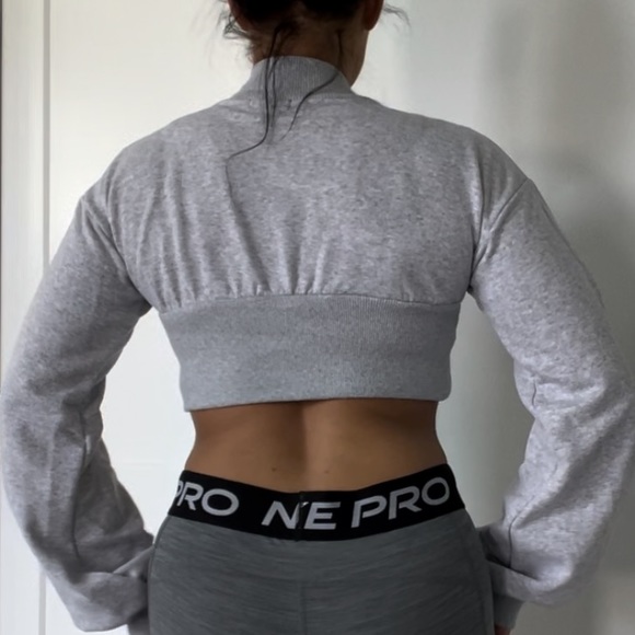 Boohoo Cropped Sweatshirt - Picture 4 of 10